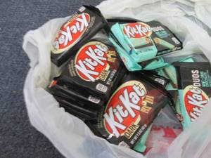 lot 181 image: 12 Assorted KitKats...