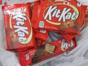 lot 182 image: 12 KitKats...