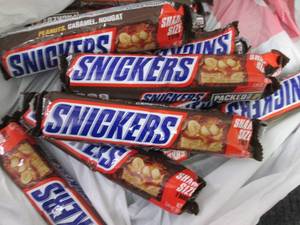 lot 193 image: 12-3.29 oz Snickers Bars...