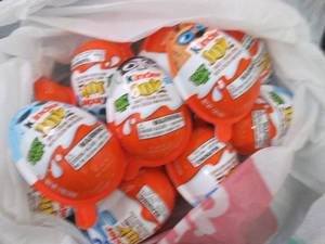lot 203 image: 12 Kinder Joy...