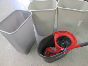 lot 371 image: 3 Small Wastebaskets, Scrub Pail...