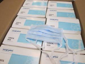 lot 443 image: Case of 1000 SurgiPlus Tie -on Surg...