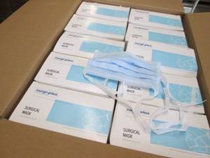 lot 444 image: Case of 1000 SurgiPlus Tie -on Surg...