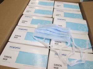 lot 445 image: Case of 1000 SurgiPlus Tie -on Surg...