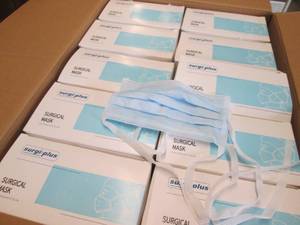 lot 446 image: Case of 1000 SurgiPlus Tie -on Surg...