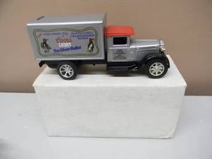 lot 21 image: ERTL AMERICAN CLASSIC DIE CAST - Coors 7th Professional Championship Rodeo #GC-5001 COORSRODEO DELIVERY TRUCK BANK - NEW IN BOX - AWESOME PIECE - SEE PICTURES