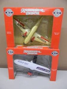 lot 47 image: LIBERTY CLASSICS By SPEC CAST DIE-CAST AIRPLANES - BUD LIGHT 1935 DC-3 & BUD LIGHT BEECHCRAFT D17 - NEW IN BOX - NICE - GREAT SET - SEE PICTURES