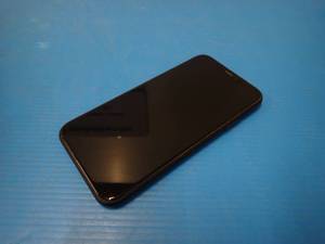 lot 23 image: Apple&nbspIphone Xr A1984  64GB of storage  Carrier unlocked  Includes charging cable  unit has scratches on screen face