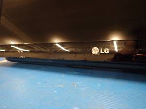 lot 52 image: LG&nbsp37LD450C-UA TV  37 screen with 1920 x 1080 HD resolution  includes power cable an HDMI   no remote