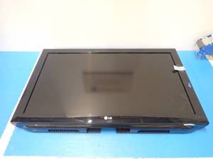 lot 53 image: LG&nbsp37LD450C-UA TV  37 screen  includes power cable and HDMI  no remote