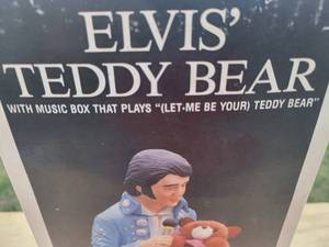 lot 35 image: Elvis Bourbon Flask & Music Box In Original Box
