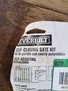 lot 52 image: Everbuilt gate latch
