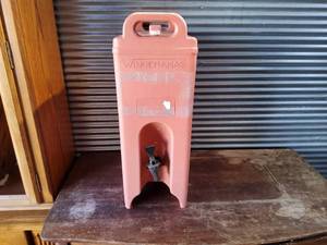 lot 125 image: Insulted beverage dispenser