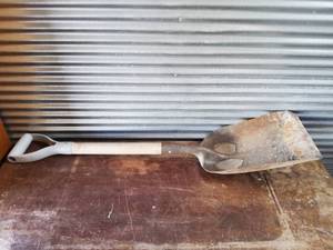 lot 152 image: Coal shovel