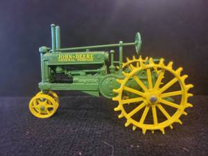 lot 44 image: John Deere General Purpose Tractor By ERTL 116 Scale (Flawless)