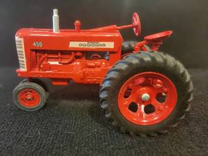 lot 48 image: McCormick 450 FARMALL (Flawless)