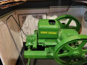 lot 91 image: John Deere Model E Vintage Engine (Very Cool Piece)