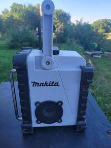 lot 203 image: Makita Construction Site Radio
