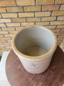 lot 138 image: Red Wing #4 Crock (With The Oval) 1900s