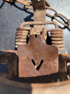 lot 208 image: Victor, 1 12 Coil Spring traps w Post