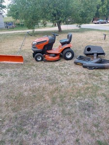 2017 Husqvarna 46 Riding Mower in Nearly New Condition