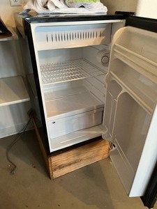 lot 7 image: Fridge  Apartment size