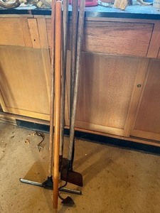 lot 29 image: Yard Tools  Hoes and ice chipper