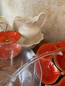 lot 90 image: Misc Glassware pitcher  punch bowl set