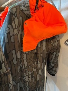 lot 9 image: Hunting Clothes