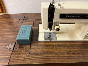 lot 59 image: sewing machine