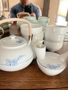 lot 78 image: Tea Set