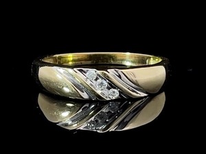 lot 37B image: Diamond Band w. 3 Diagonal Diamonds .10ctw. in Yellow Gold, Great Value  $1275 Retail  VIDEO