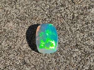 lot 40 image: Gorgeous 2.09 Carat Opal Gemstone VIDEO