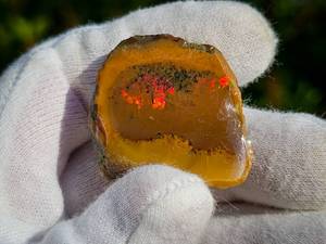 lot 38 image: 118.26 Carat Natural Raw Opal Gemstone Specimen