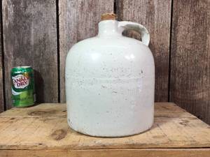 lot 57 image: Antique Stoneware 1 Gallon Crock Jug with Cork