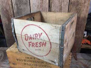 lot 76 image: Vintage Dairy Fresh Wooden Milk Crate