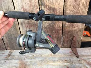 lot 95 image: Eagle Claw Titanium 5135 Spinning Reel on Kwik Stix Rod
