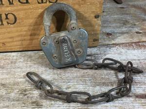 lot 140 image: Vintage Kleine SOO Line Railroad Lock