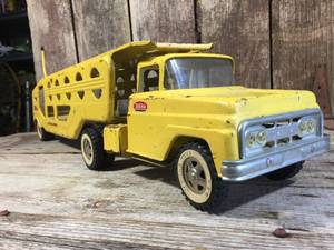 lot 163 image: Vintage Tonka Car Hauler Truck and Trailer