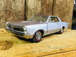 lot 170 image: The Danbury Mint 1965 Pontiac GTO Die Cast Model