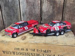 lot 173 image: Brookfield Collectors Guild Earnhardt JR 8 Die Cast Set