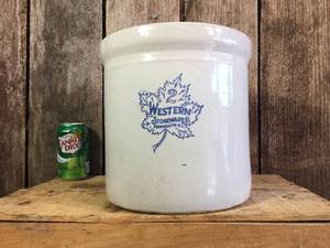 lot 189 image: Western Stoneware 2 Gallon Crock