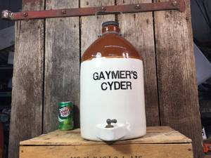 lot 190 image: Vintage Gaymers Cyder Crock Dispenser