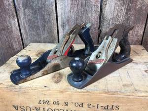 lot 194 image: 2 Vintage Stanley Handyman Wood Planes