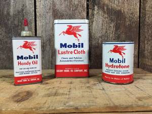 lot 195 image: 3 Vintage Mobil Oil Cans