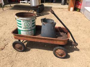 lot 199 image: Vintage Wagon - Range Pot - 5 Gallon Can DecorPlanters