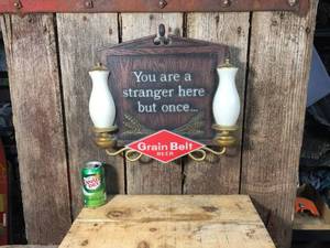 lot 211 image: Vintage Gran Belt Beer Light-Up Sign Cabinet