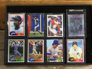 lot 227 image: 8 Baseball Collector Cards - Canseco - Raines - Smiley