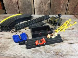 lot 236 image: Vintage TYCO Slot Car Race Set