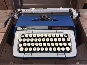lot 238 image: Vintage Smith - Corona Classic 12 Typewriter